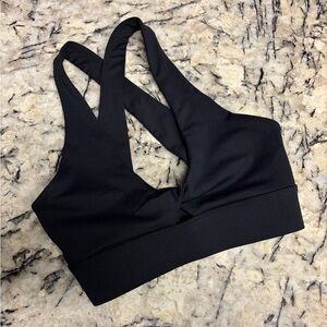 Fabletics Oasis Twist Medium Impact Sports Bra